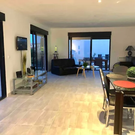 La New 75 M2 Very Quiet Apartment *