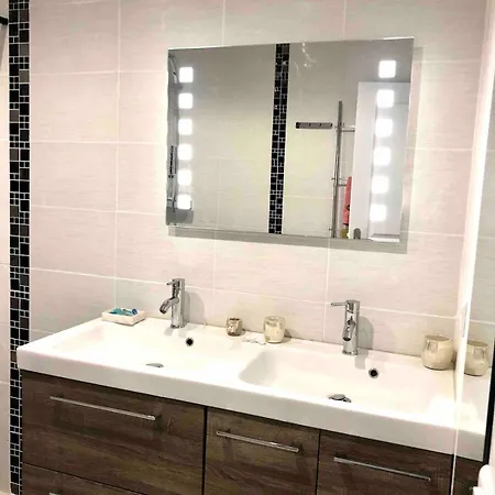 La New 75 M2 Very Quiet * Cagnes-sur-Mer